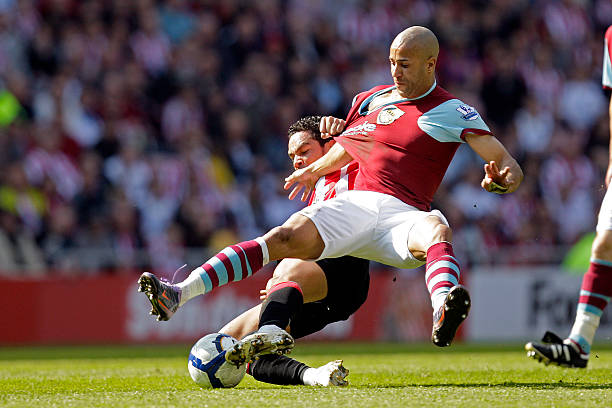 出現裂痕 出現裂痕